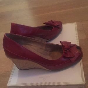 Aerosoles wedge